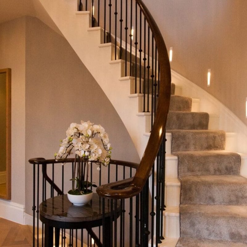 Curved Wooden Handail-min