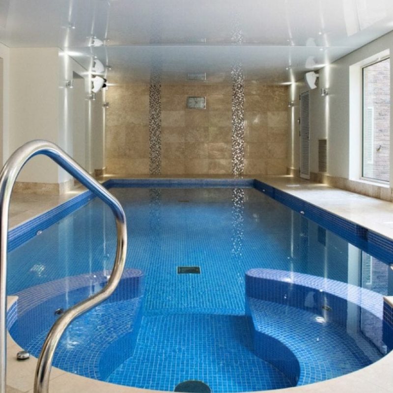 Pool and Jacuzzi-min