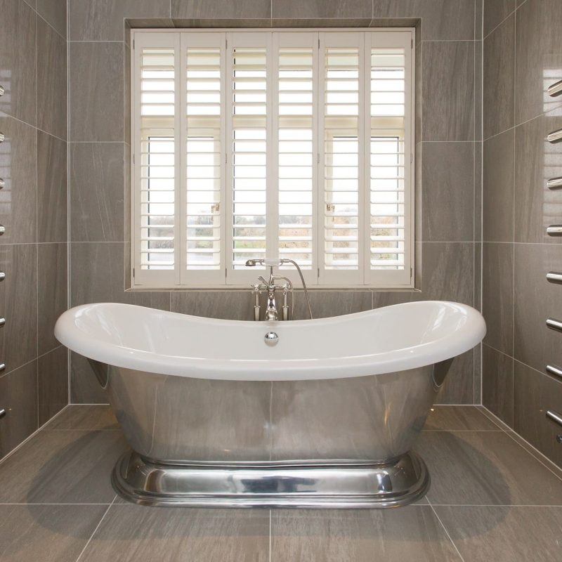 Silver Roll Top Bath-min